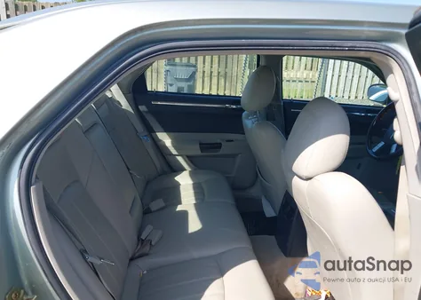 2006 Chrysler 300C z USA, uszkodzony, nr VIN 2C3KA63H96H274137